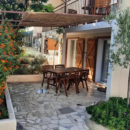 Apartments Mimoza Komiza Exterior photo
