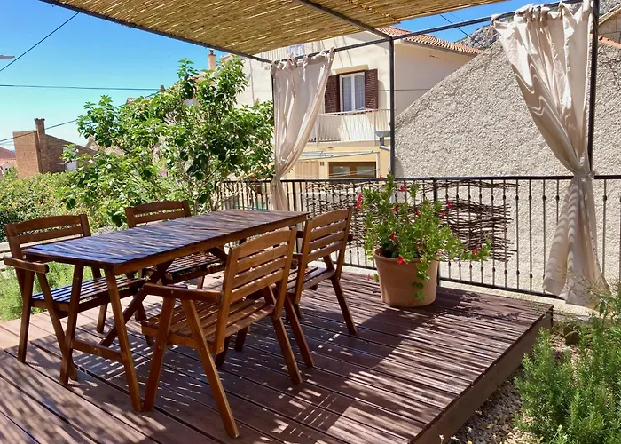 Apartments Mimoza Komiza