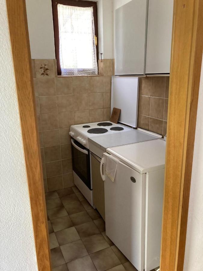 Apartment Mimoza Komiza